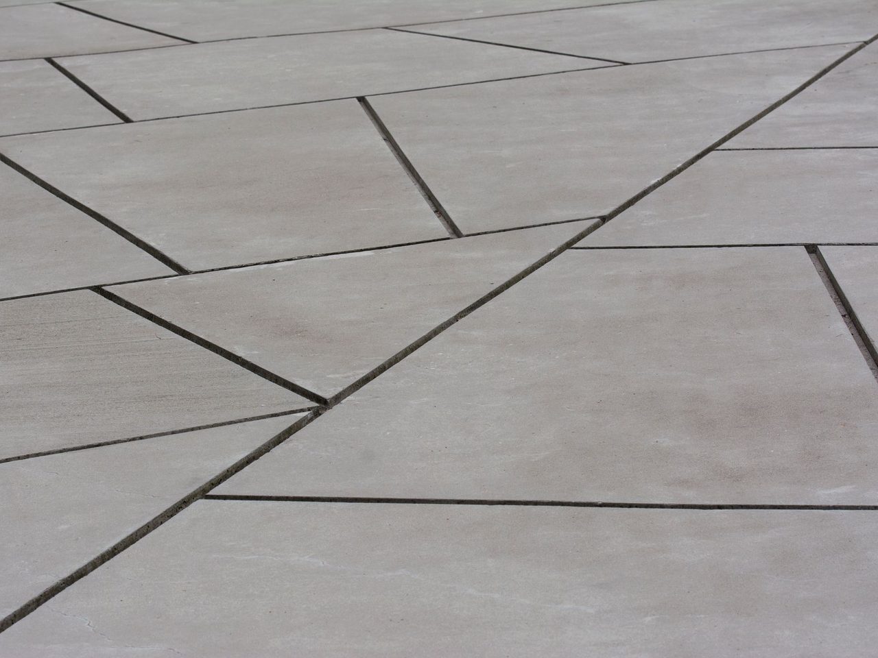 Concrete surface with intersecting joint lines